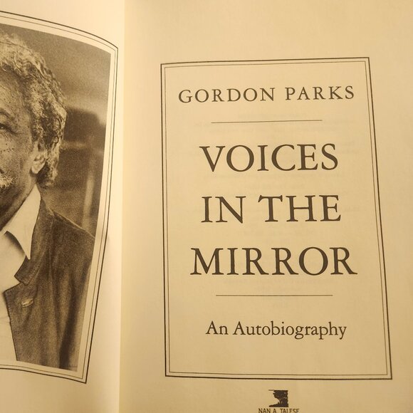 Gordon Parks "Voices In The Mirror" - An Autobiography Hard Cover Copyright 1990 - Picture 4 of 15